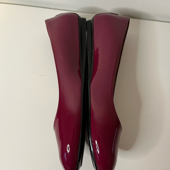 Tod's Red Patent Leather Ballet Flats size 10.5 - Picture 3 of 16